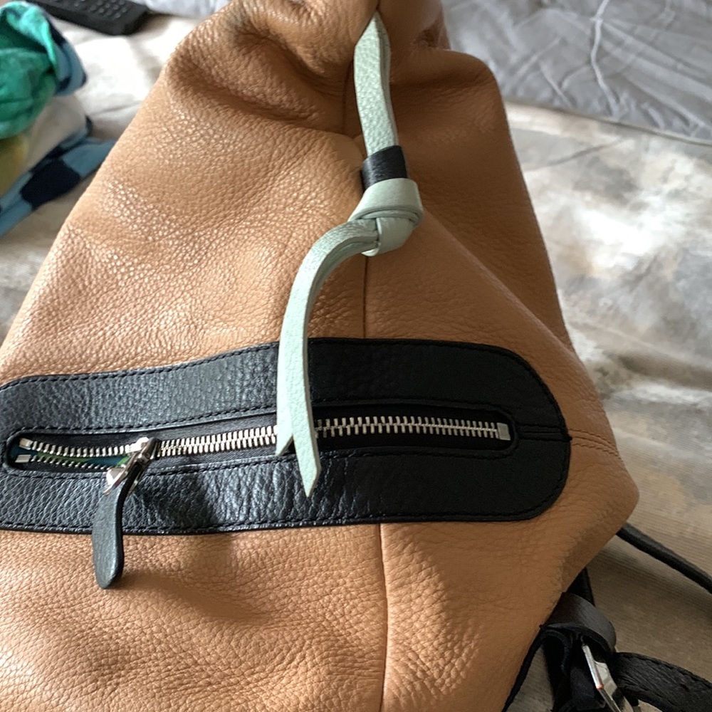 Leather back pack - Picture 6 of 15